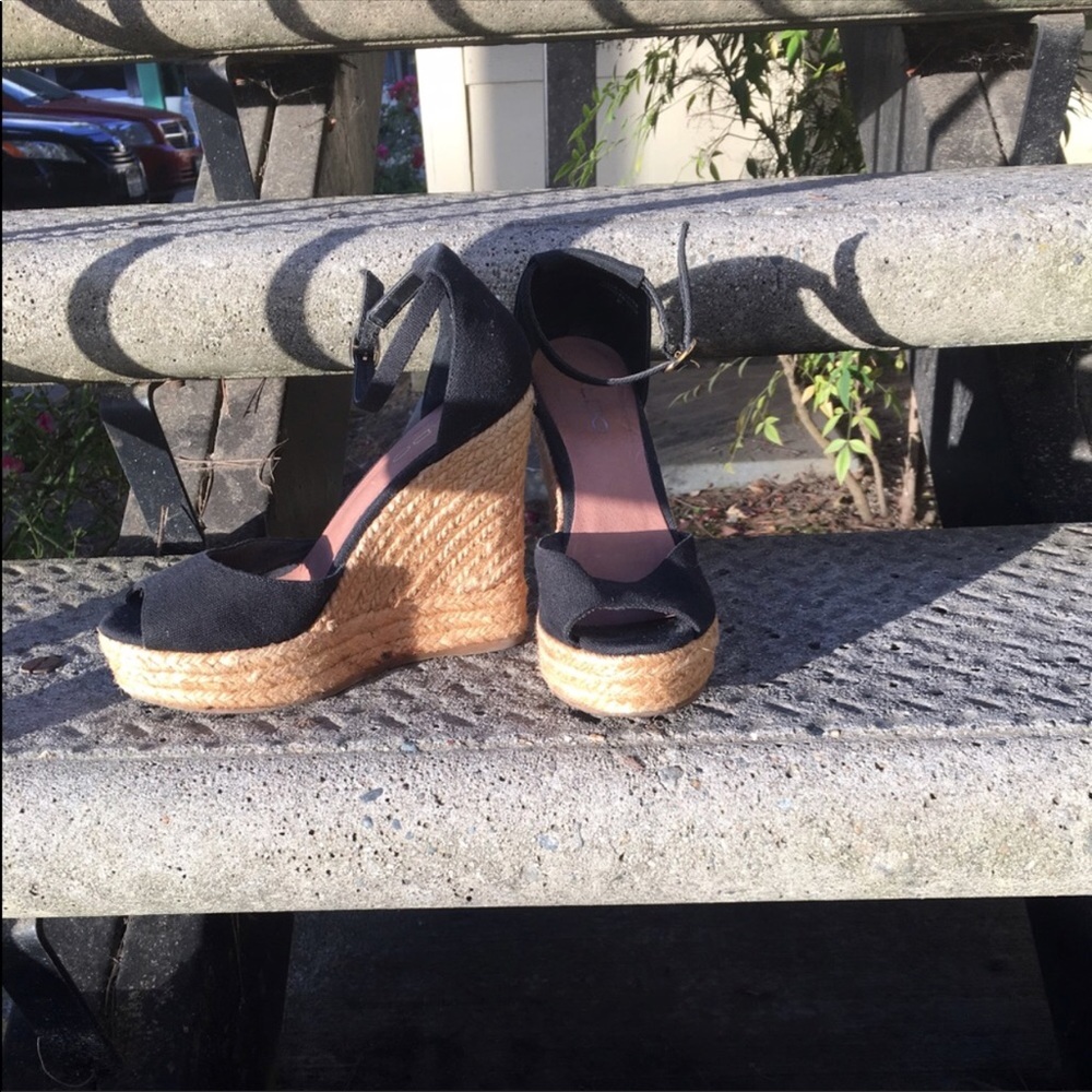 Black Aldo Espadrille Wedges - sz 6